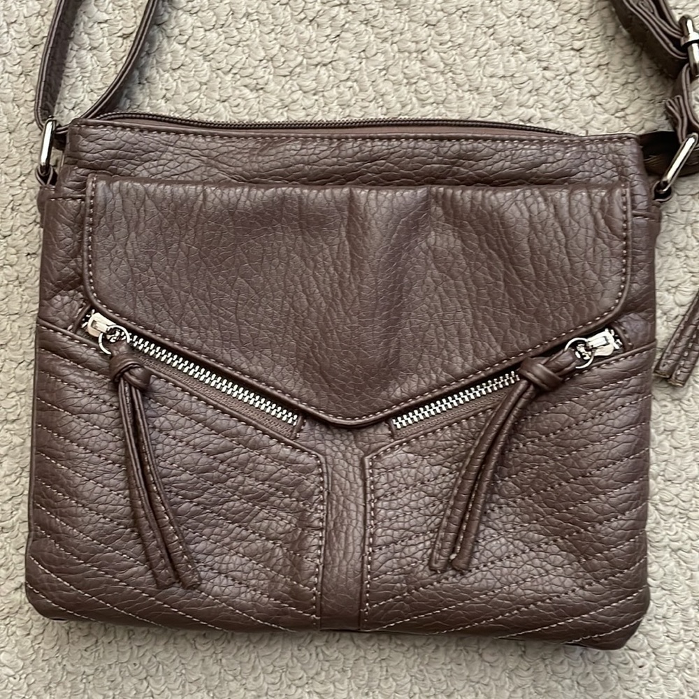 Denver Hayes cross body purse